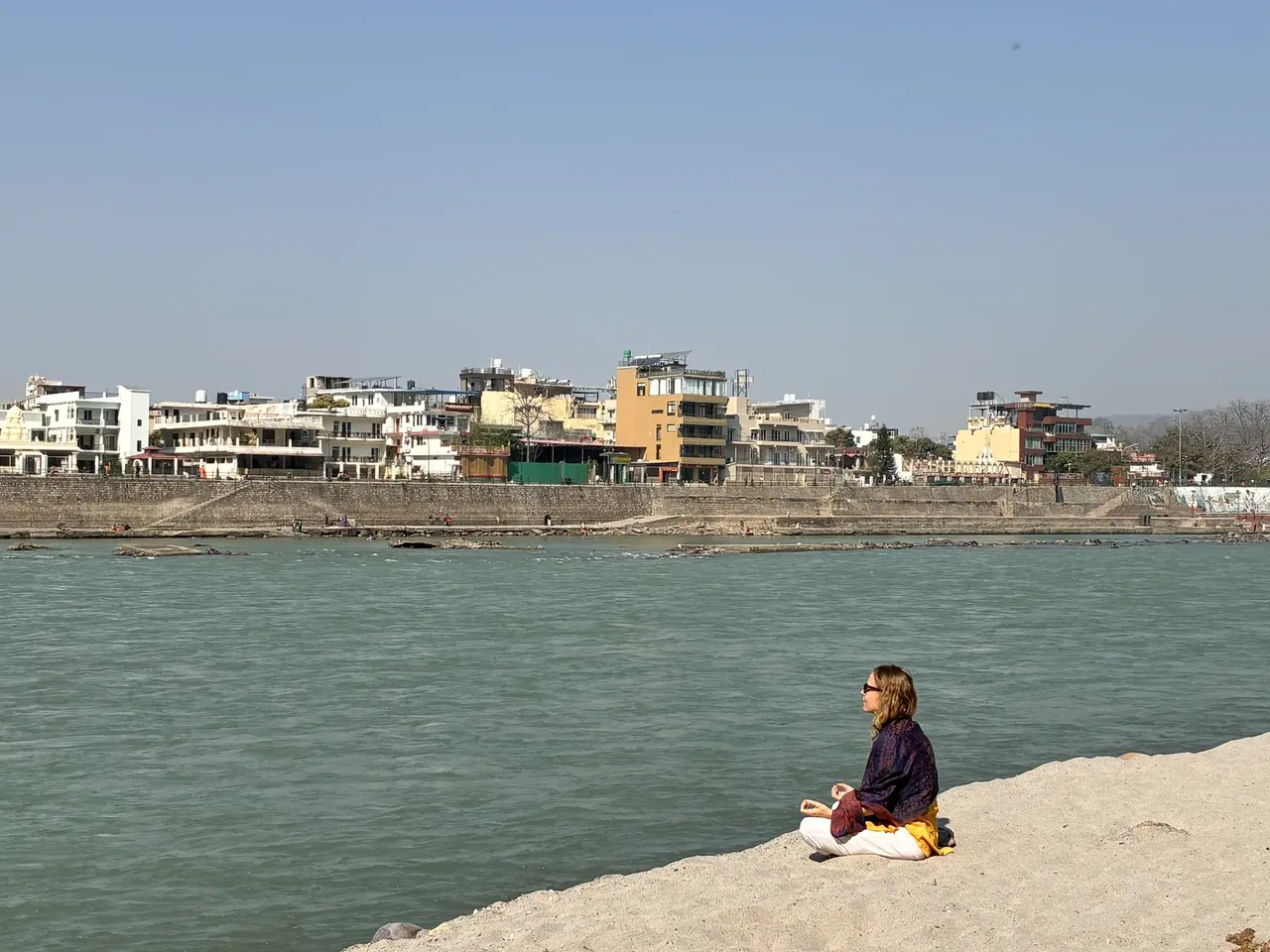 Travellers experiencing autonomy with guided support on a spiritual journey