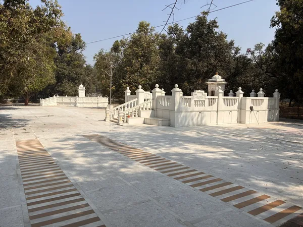 Live the ashram way of life β even for a few days.